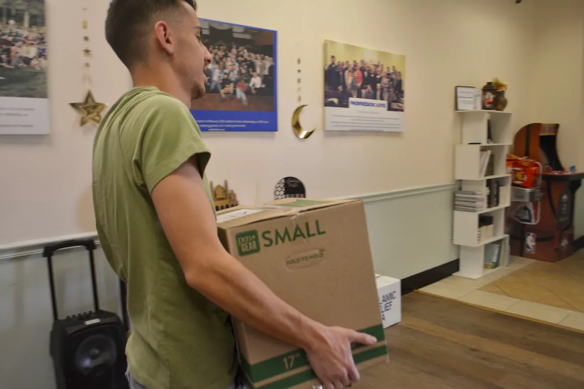 MMY youth volunteering during Ramadan's 30 Days of Giving